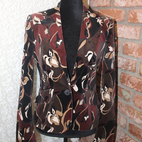 Sweet Velvet Jacket - Picture 1 of 8